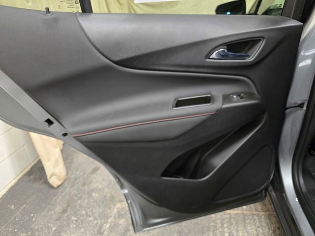 Used 2023 Chevrolet Equinox RS image 28