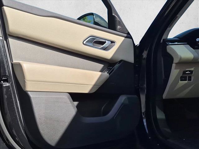 Used 2019 Land Rover Range Rover Velar S AWD/4WD image 9