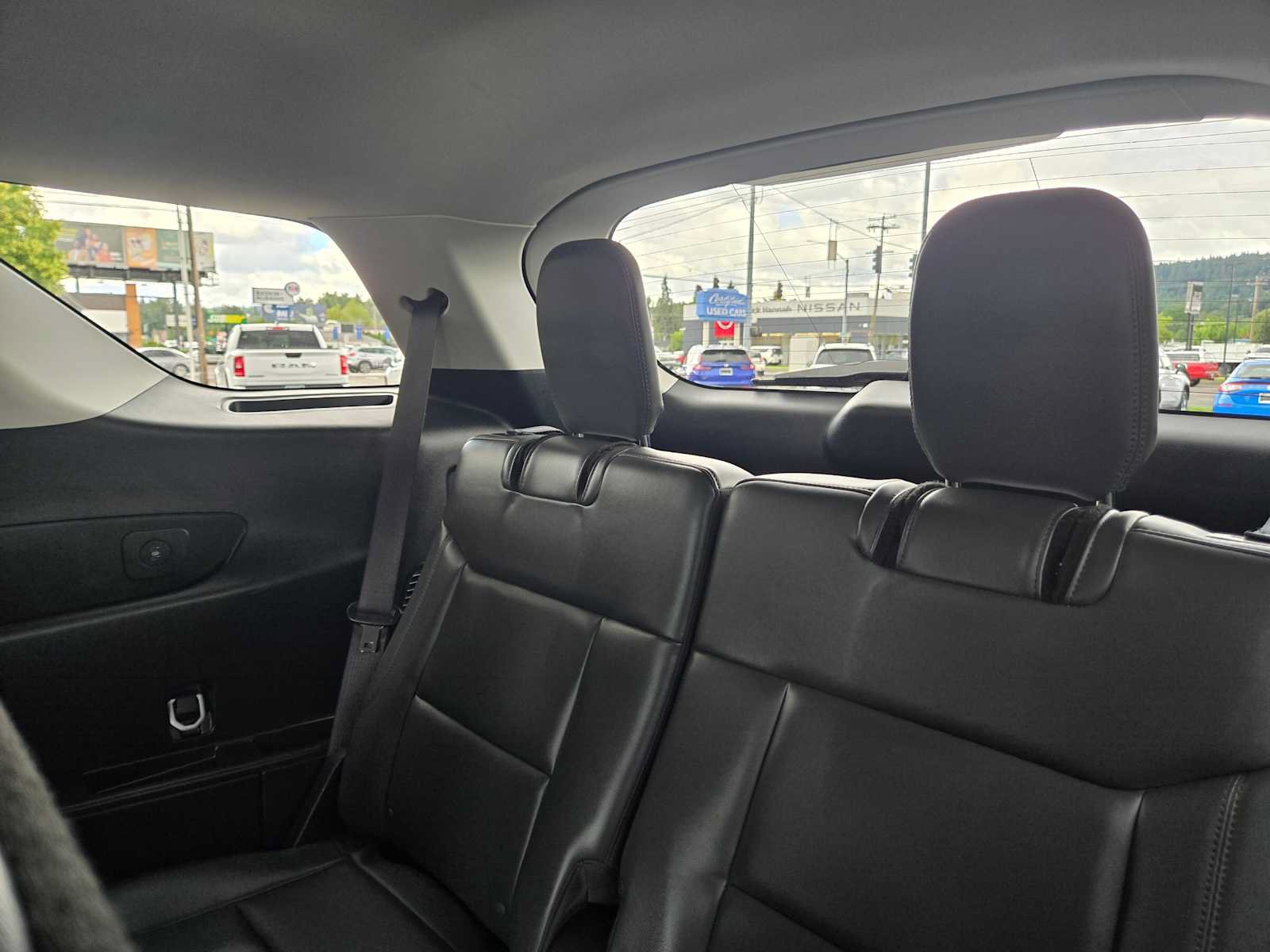 Used 2025 Ford Explorer Active w/ Active Comfort Package RWD image 19