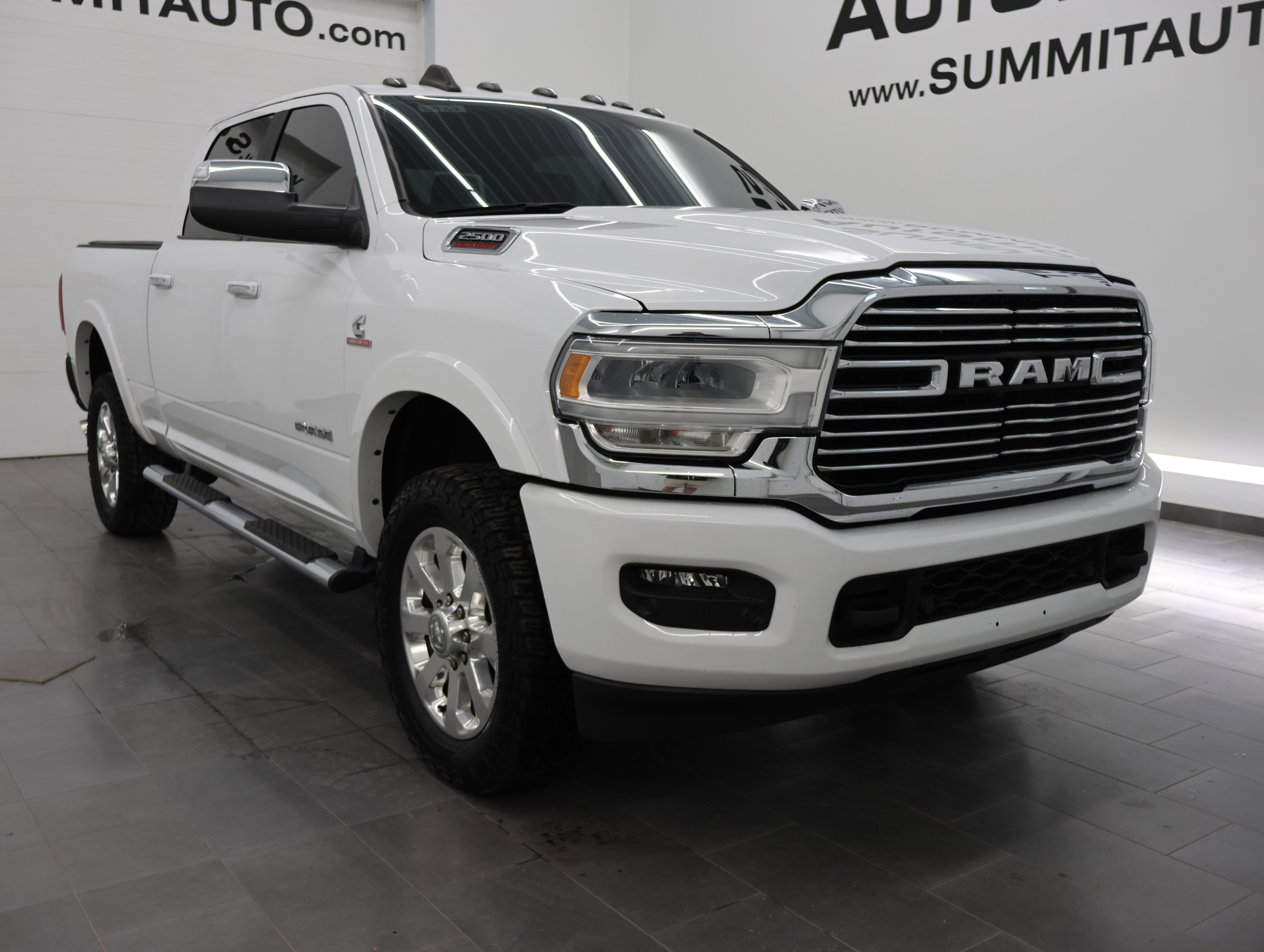 Used 2020 RAM 2500 Laramie AWD/4WD image 2