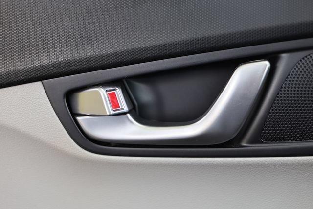 Used 2023 Hyundai Kona SE FWD image 16
