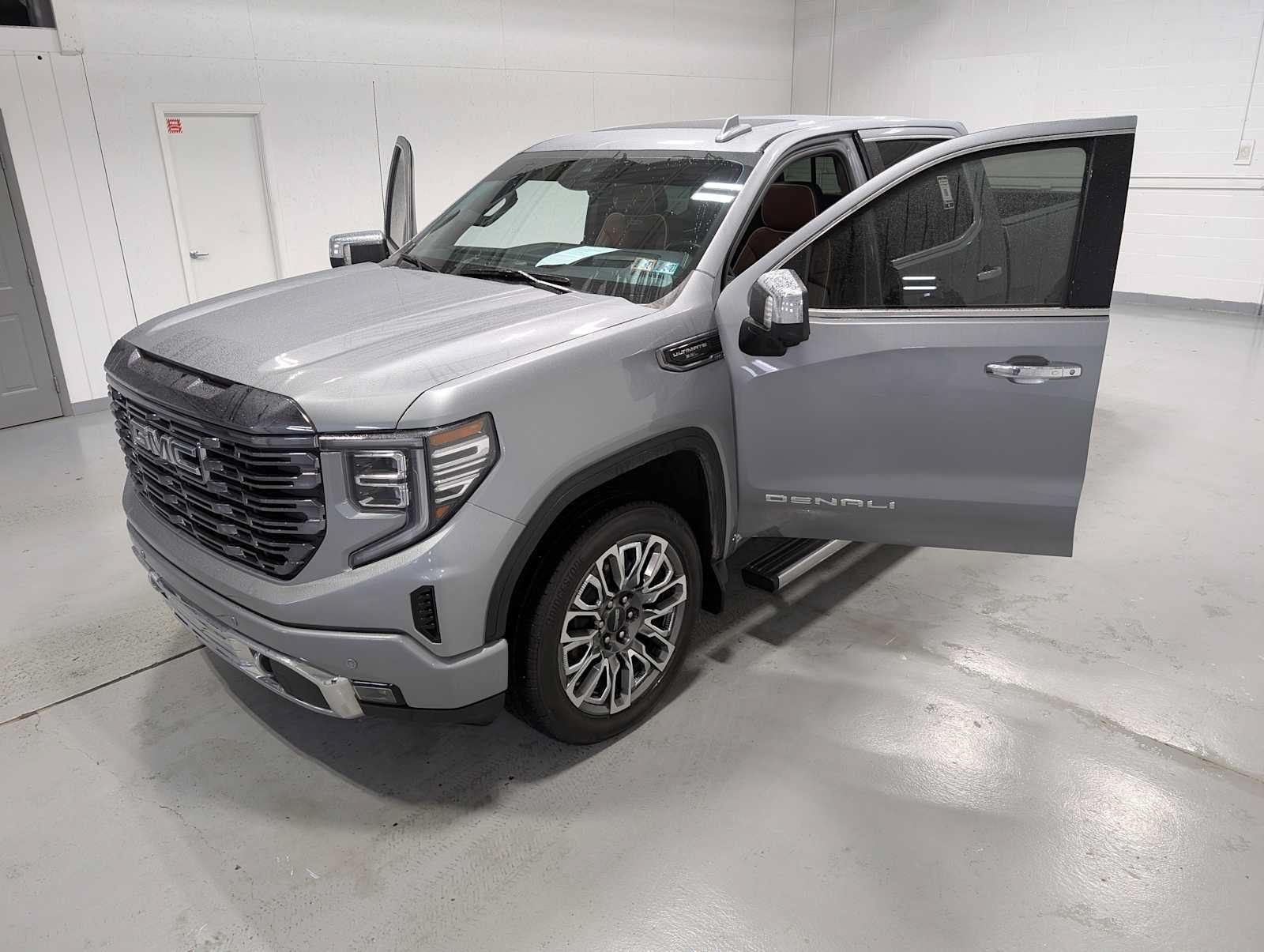 Certified 2024 GMC Sierra 1500 Denali Ultimate AWD/4WD image 17