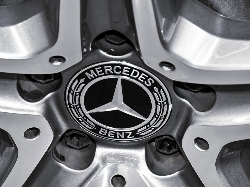 Used 2019 Mercedes-Benz E 450 4MATIC Cabriolet image 96