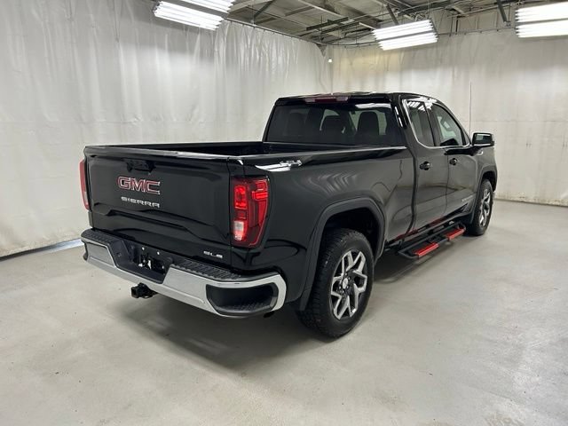 Used 2023 GMC Sierra 1500 SLE AWD/4WD image 4