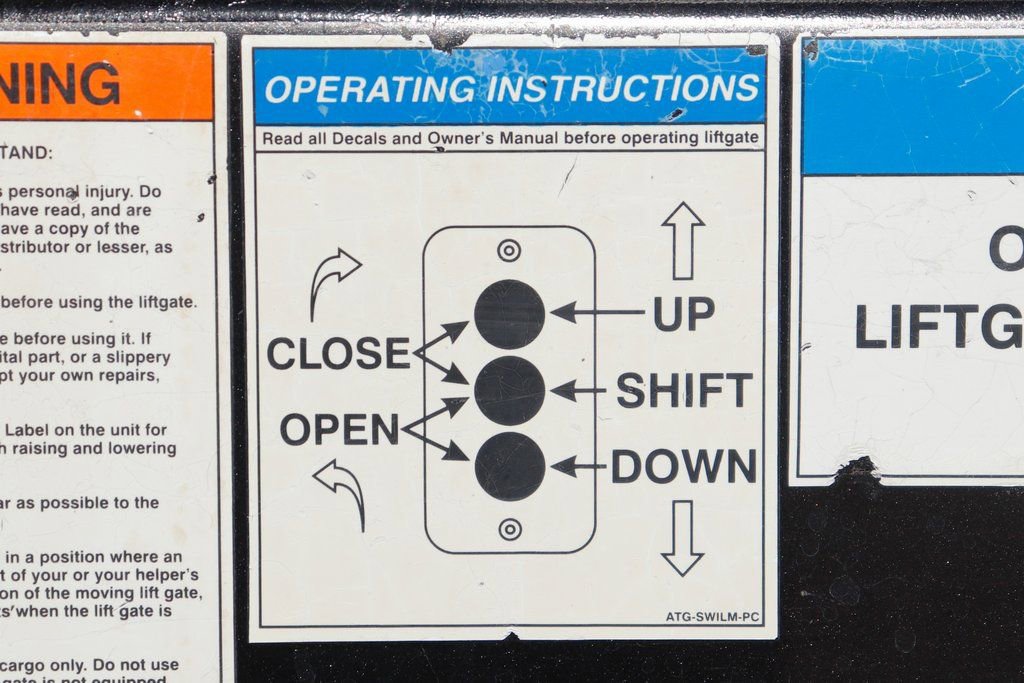 Used 2016 Ford F550 4x4 Crew Cab Super Duty w/ XLT Interior Package image 56