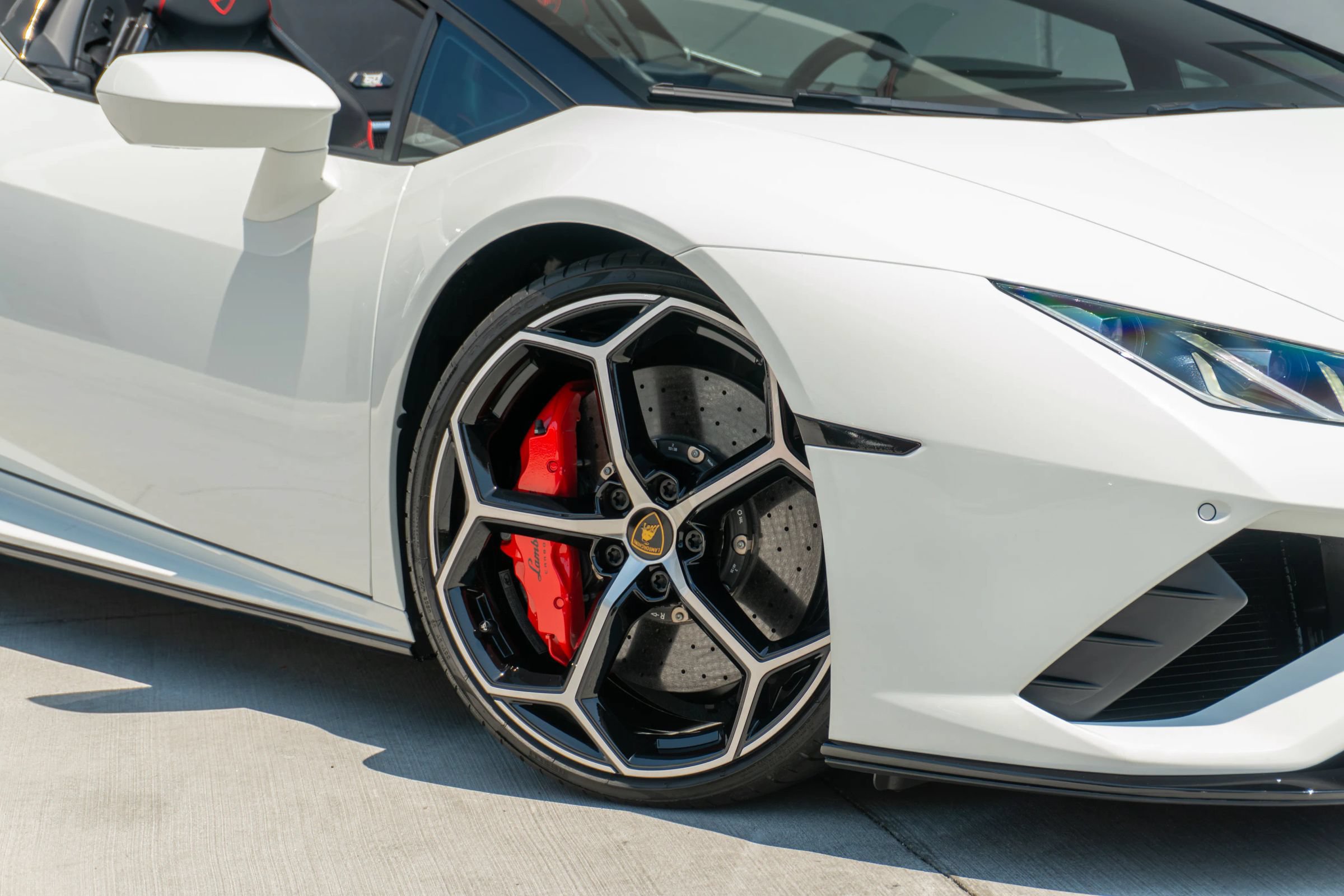 Used 2023 Lamborghini Huracan EVO RWD image 38