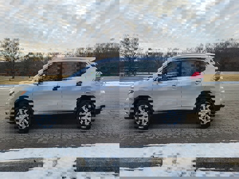 Used 2016 Nissan Rogue S image 3