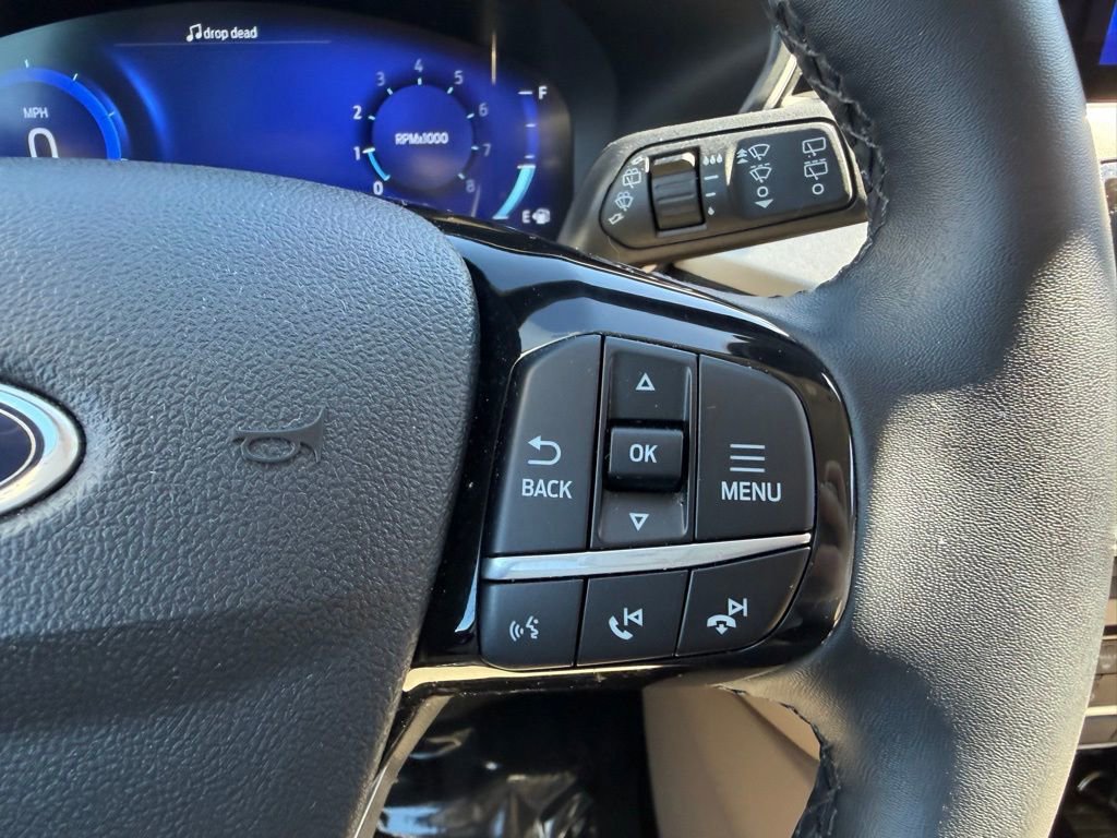 Used 2022 Ford Escape SEL w/ Technology Package AWD/4WD image 5