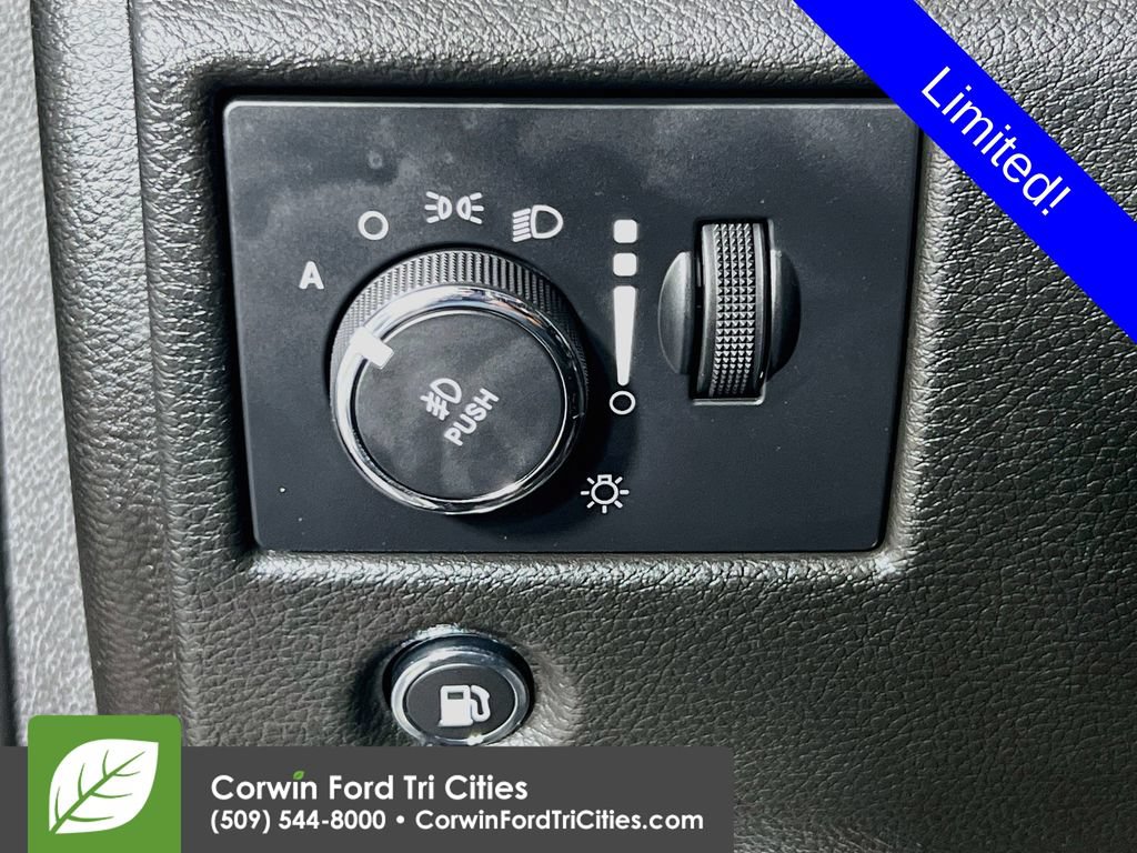 Used 2021 Jeep Grand Cherokee Limited w/ Premium Lighting Group AWD/4WD image 19