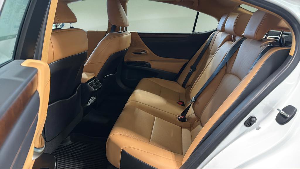 Certified 2024 Lexus ES 350 w/ Premium Package image 15