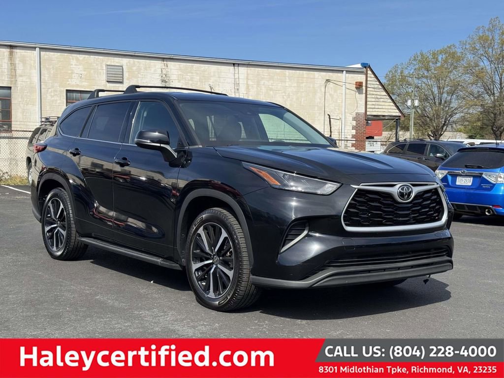 Used 2022 Toyota Highlander L image 1