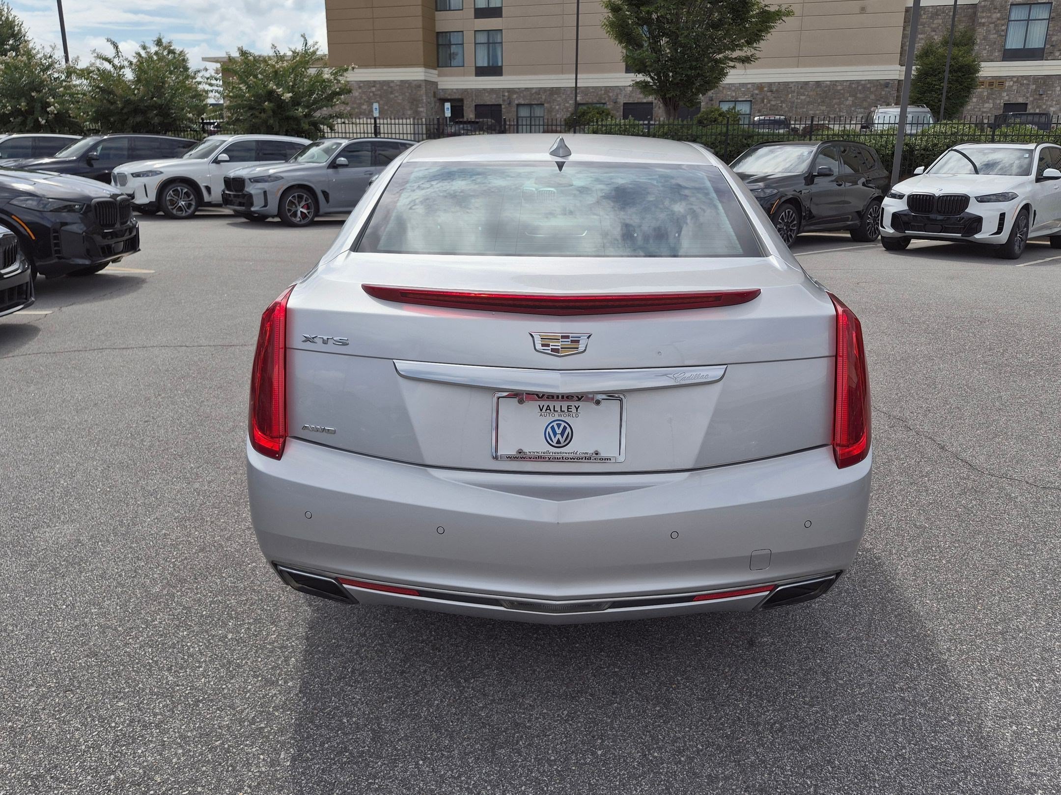 Used 2017 Cadillac XTS Luxury AWD/4WD image 4