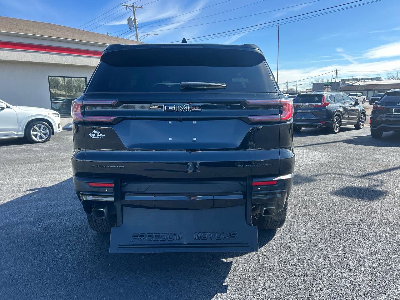 Used 2025 GMC Acadia Elevation w/ Elevation Premium Package image 6