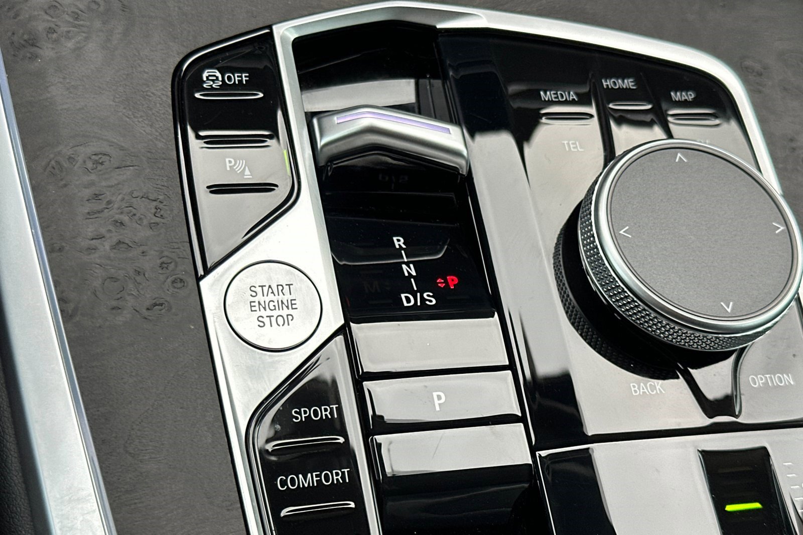 Used 2025 BMW X7 xDrive40i w/ Premium Package image 28