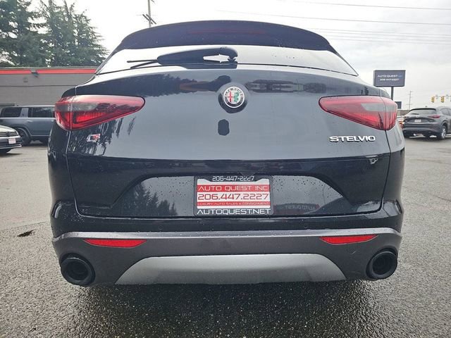 Used 2023 Alfa Romeo Stelvio Ti image 25