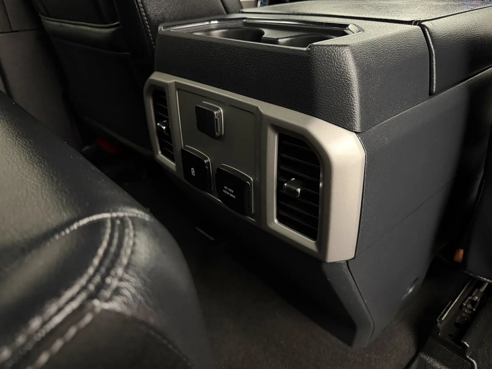 Used 2022 Ford F350 Lariat w/ Lariat Value Package RWD image 30