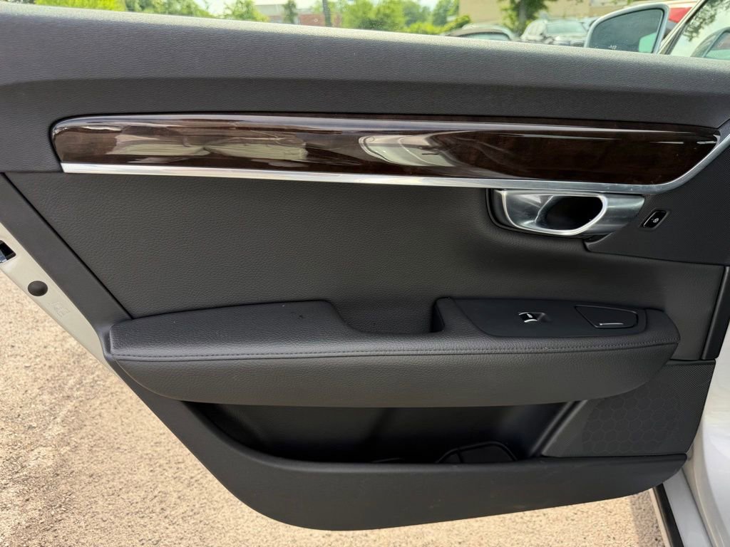 Used 2018 Volvo S90 T5 Momentum w/ Convenience Package FWD image 28