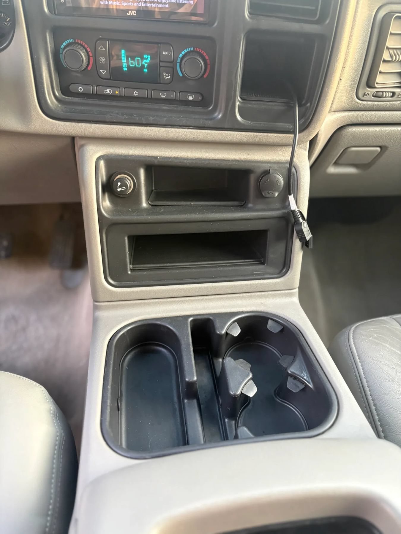 Used 2003 Chevrolet Silverado 2500 LT w/ Skid Plate Package AWD/4WD image 40