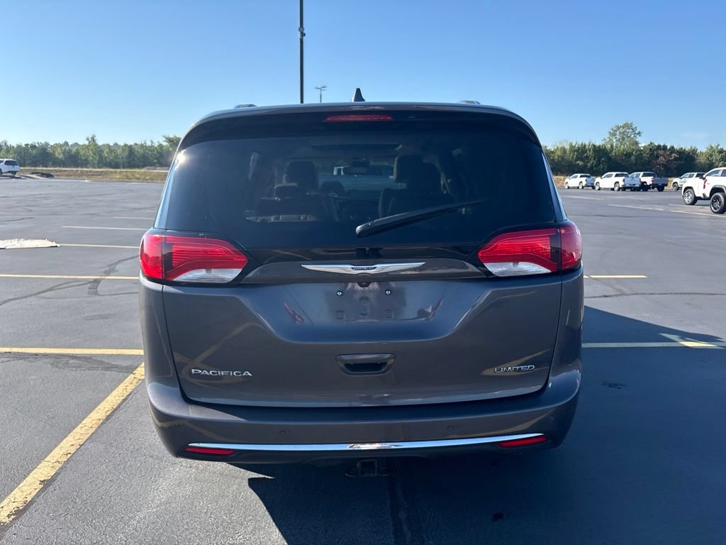 Used 2020 Chrysler Pacifica Limited w/ Advanced Safetytec Group FWD image 15