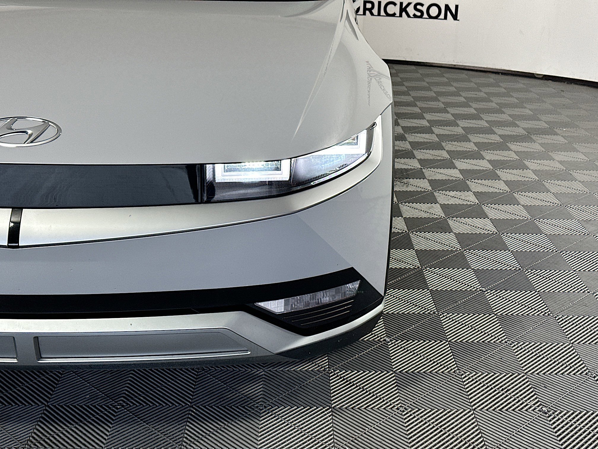 Used 2024 Hyundai Ioniq 5 SE image 9