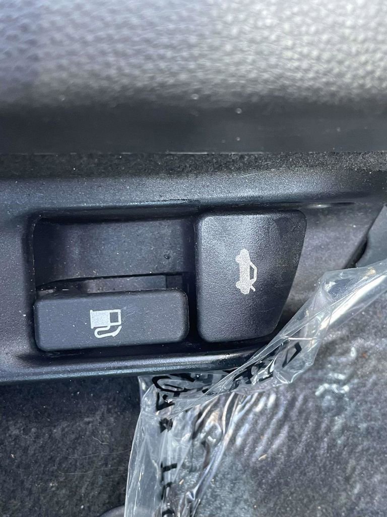 Used 2024 Toyota Corolla LE FWD image 11