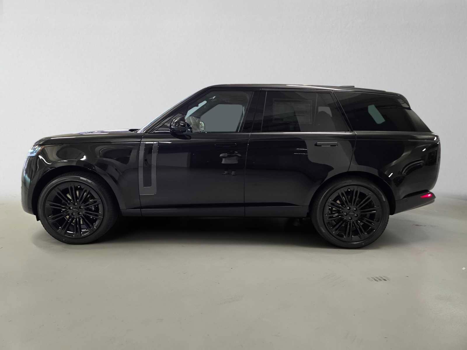 New 2026 Land Rover Range Rover SE AWD/4WD image 2