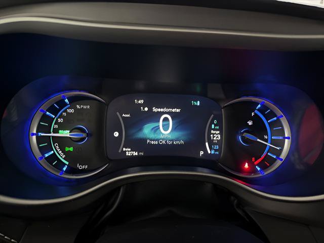 Used 2024 Chrysler Pacifica Limited FWD image 22