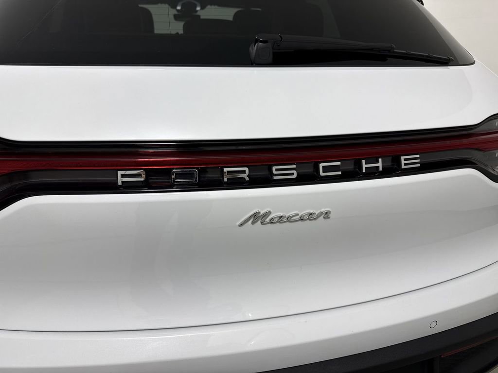 Certified 2025 Porsche Macan image 19