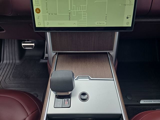 Used 2025 Land Rover Range Rover SE image 24