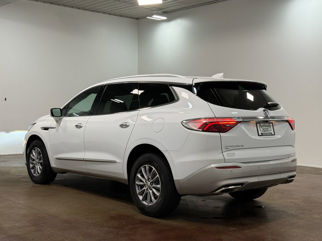 Used 2023 Buick Enclave Essence AWD/4WD image 5