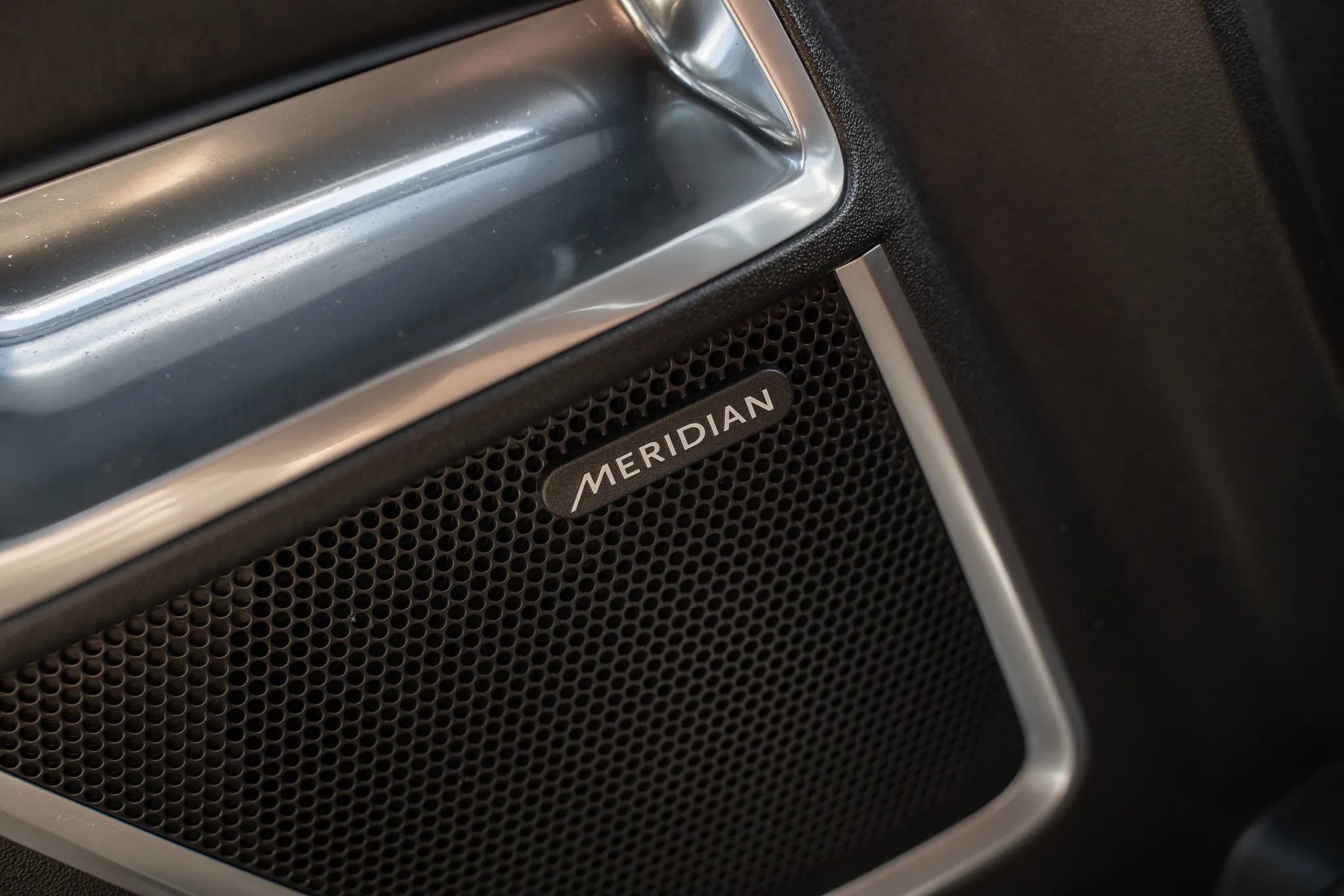 Used 2020 Jaguar E-PACE SE image 19