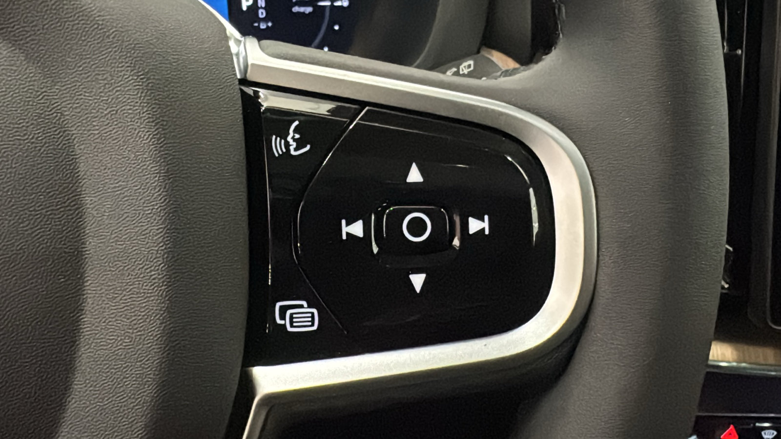 New 2026 Volvo XC60 T8 Plus w/ Climate Package AWD/4WD image 14