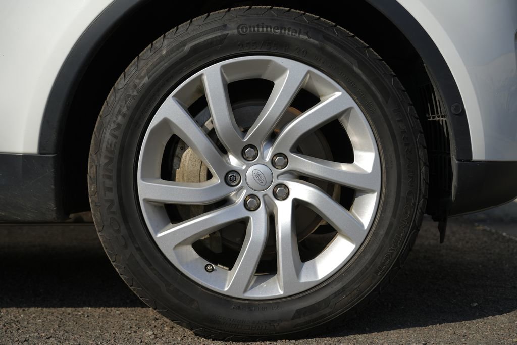 Used 2019 Land Rover Discovery HSE AWD/4WD image 10
