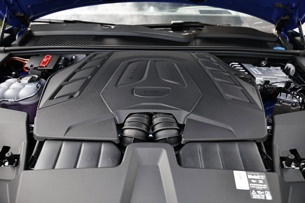 New 2025 Porsche Cayenne GTS image 30