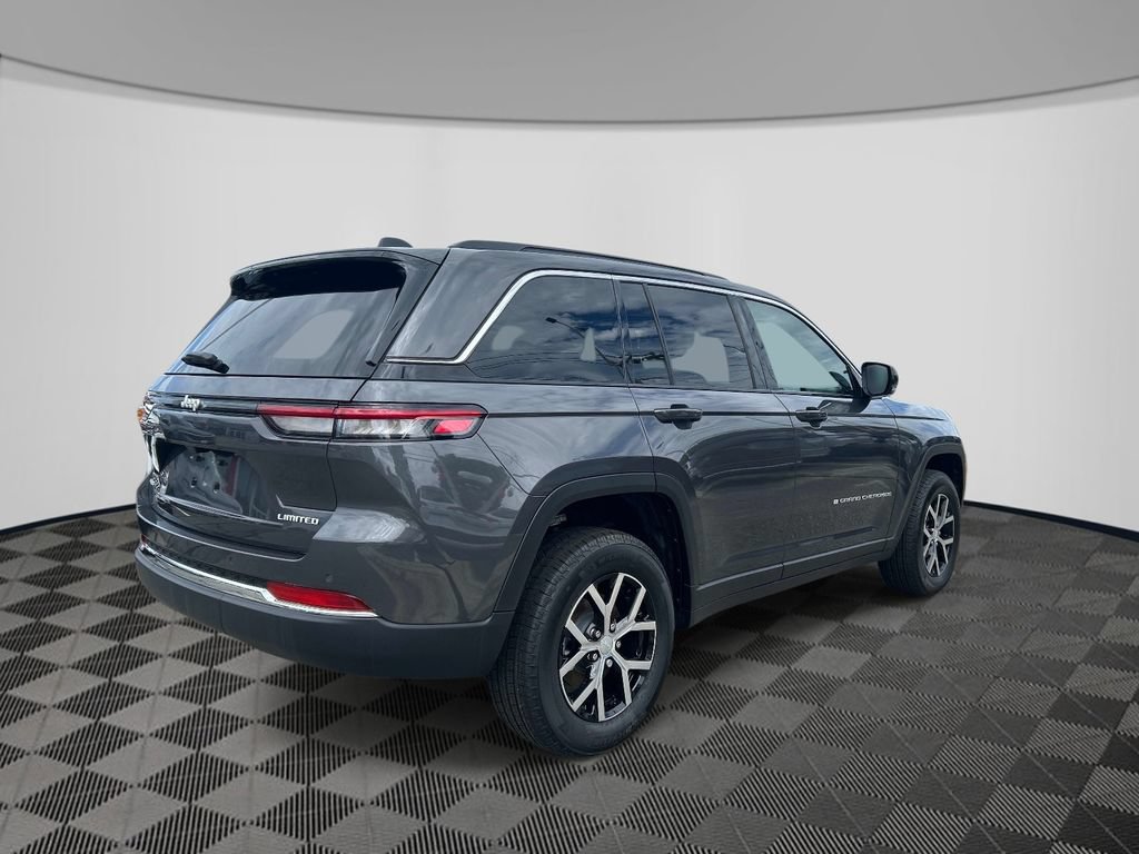 Used 2025 Jeep Grand Cherokee Limited AWD/4WD image 5