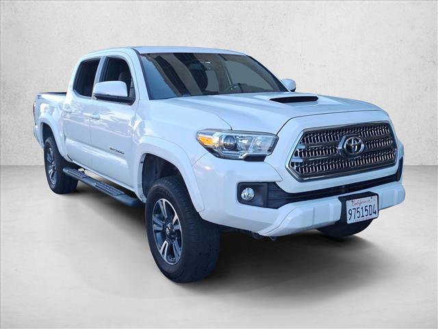 Used 2017 Toyota Tacoma TRD Sport w/ Tow Package image 3