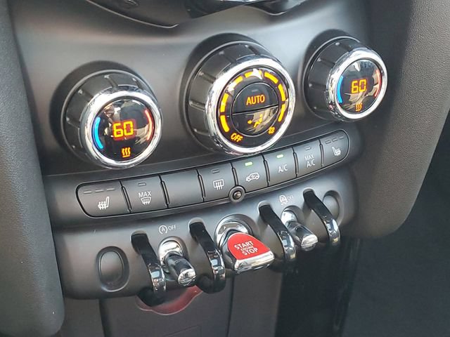 Used 2020 MINI Cooper 4-Door Hardtop FWD image 17