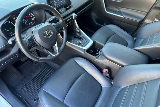 Used 2022 Toyota RAV4 XLE Premium image 10