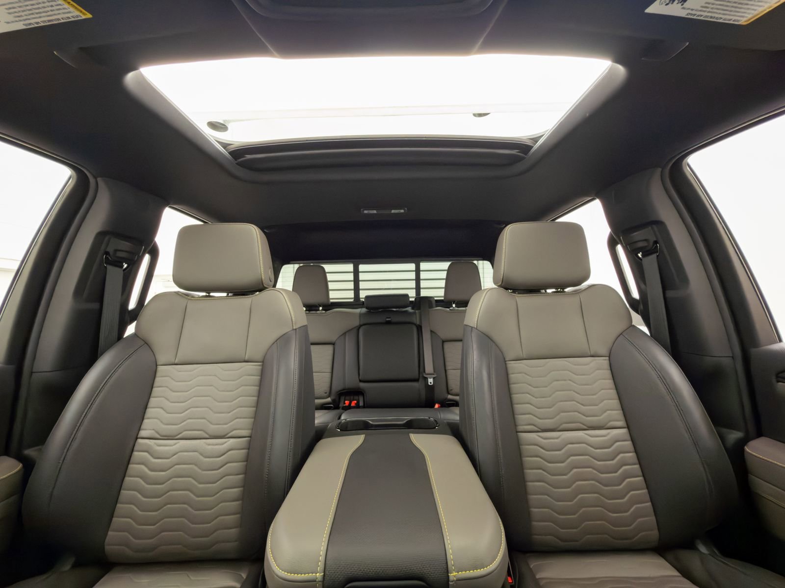 Used 2025 Chevrolet Silverado 1500 ZR2 w/ Technology Package image 13