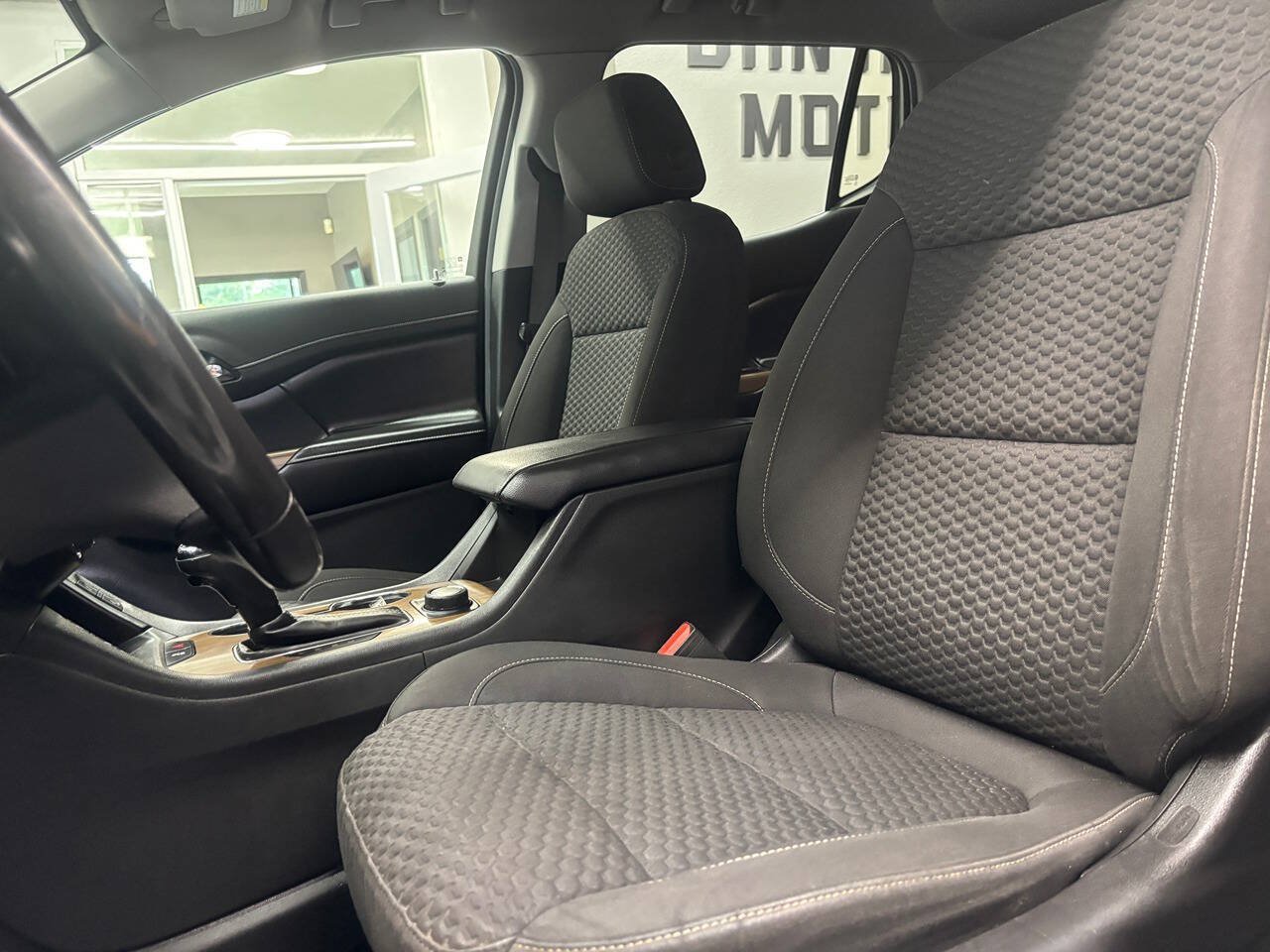 Used 2019 GMC Acadia SLE FWD image 15