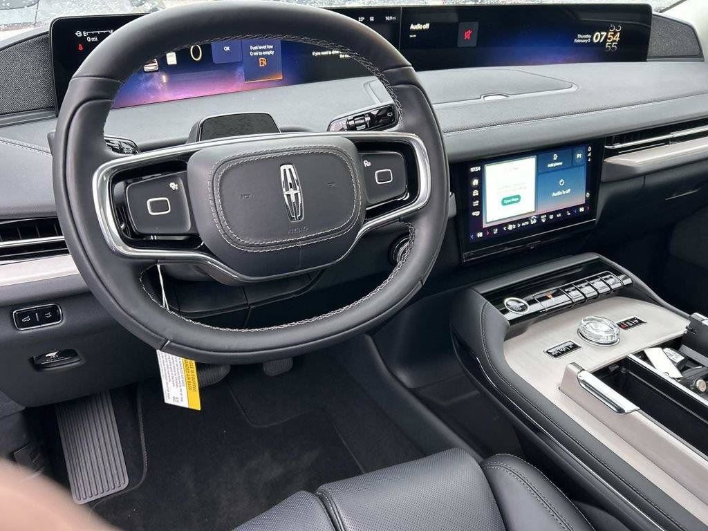 New 2026 Lincoln Navigator L Reserve AWD/4WD image 11
