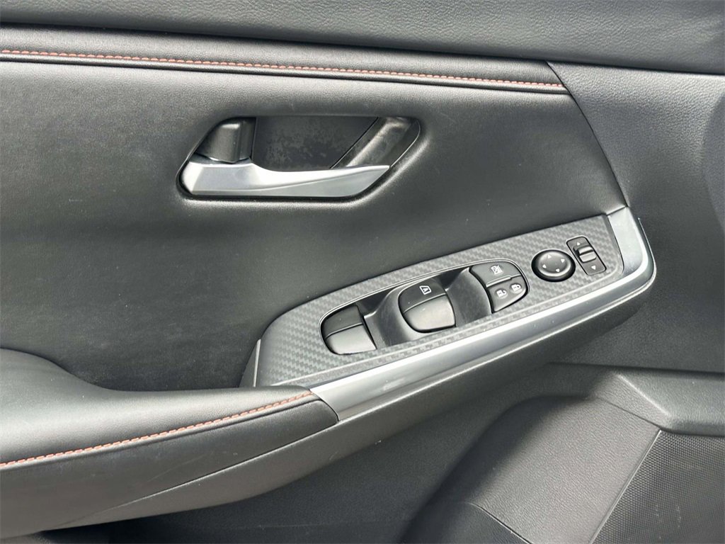 Certified 2025 Nissan Sentra SR image 14