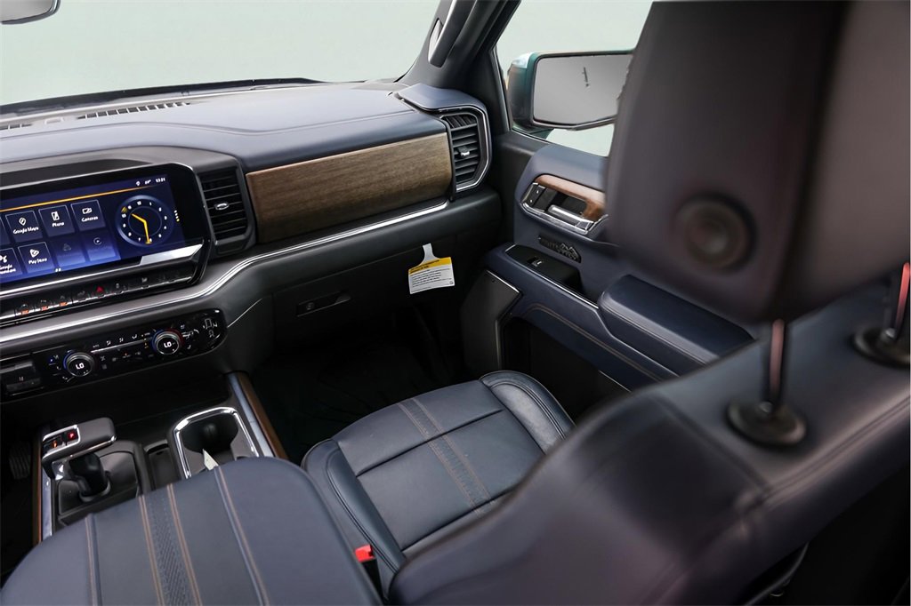 Certified 2023 Chevrolet Silverado 1500 High Country w/ Technology Package image 31