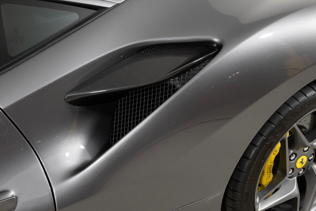 Used 2022 Ferrari F8 Tributo image 18