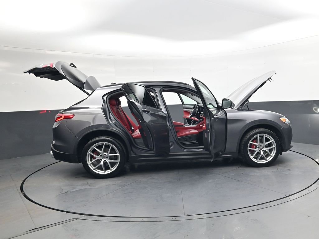 Used 2018 Alfa Romeo Stelvio Sport w/ Quick Order Package 22J Sport image 43
