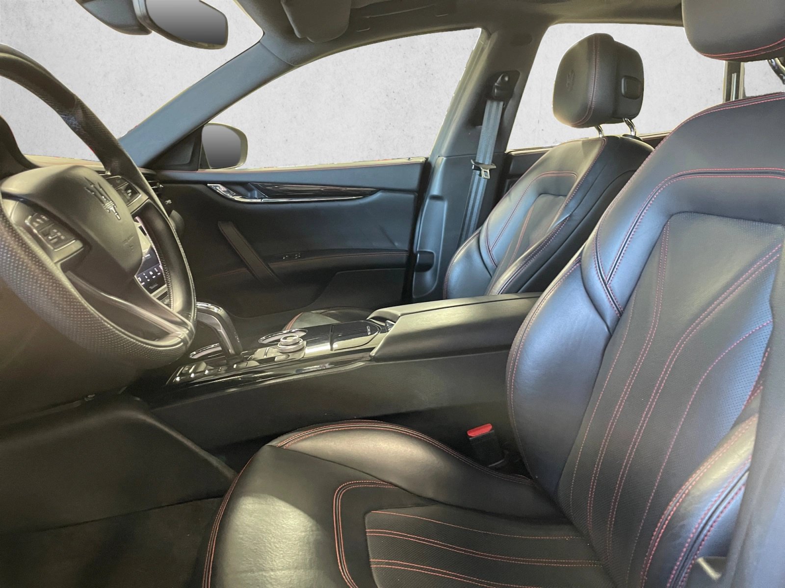 Used 2022 Maserati Quattroporte GT RWD image 11