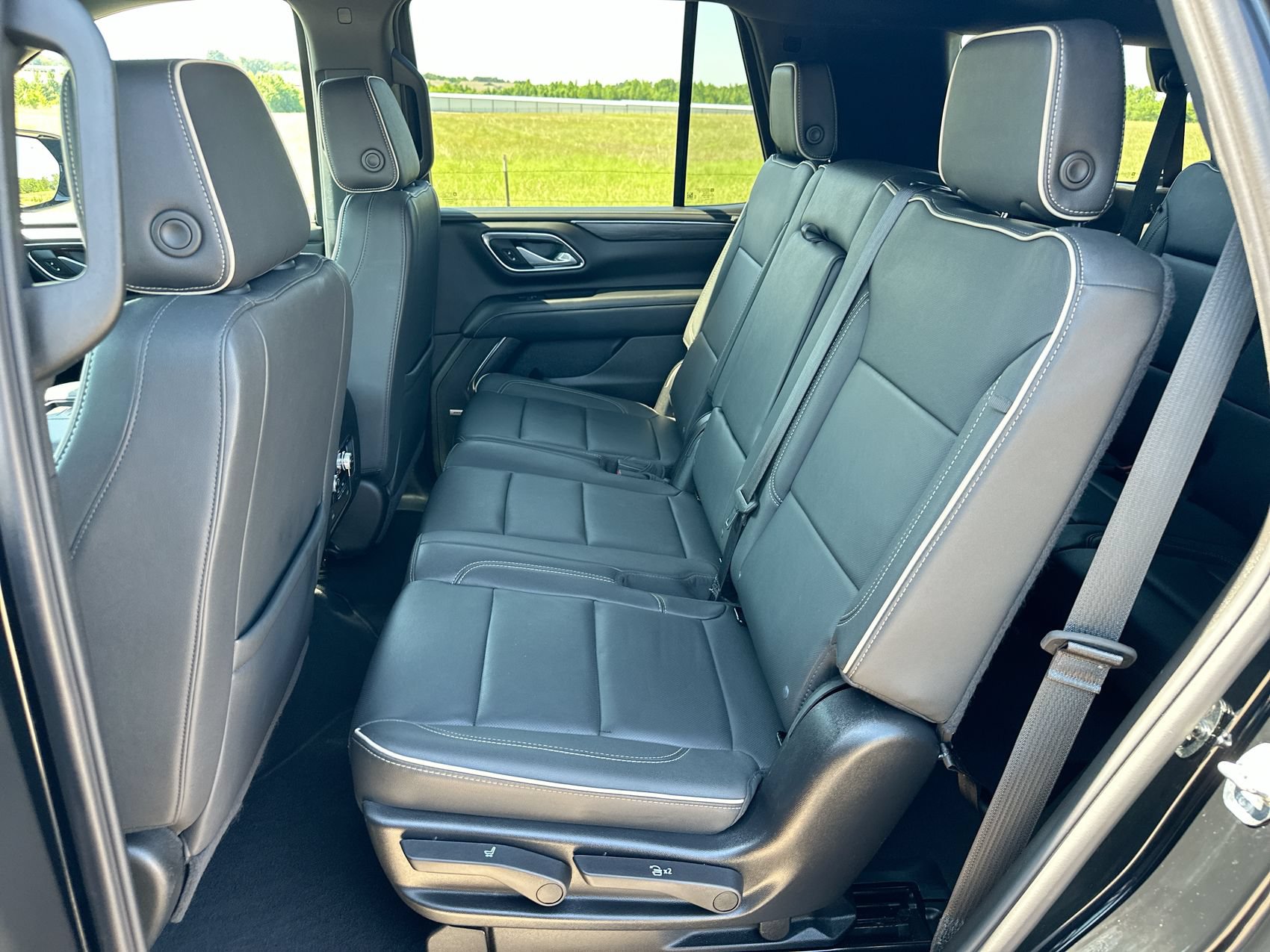 Used 2024 GMC Yukon SLT AWD/4WD image 22