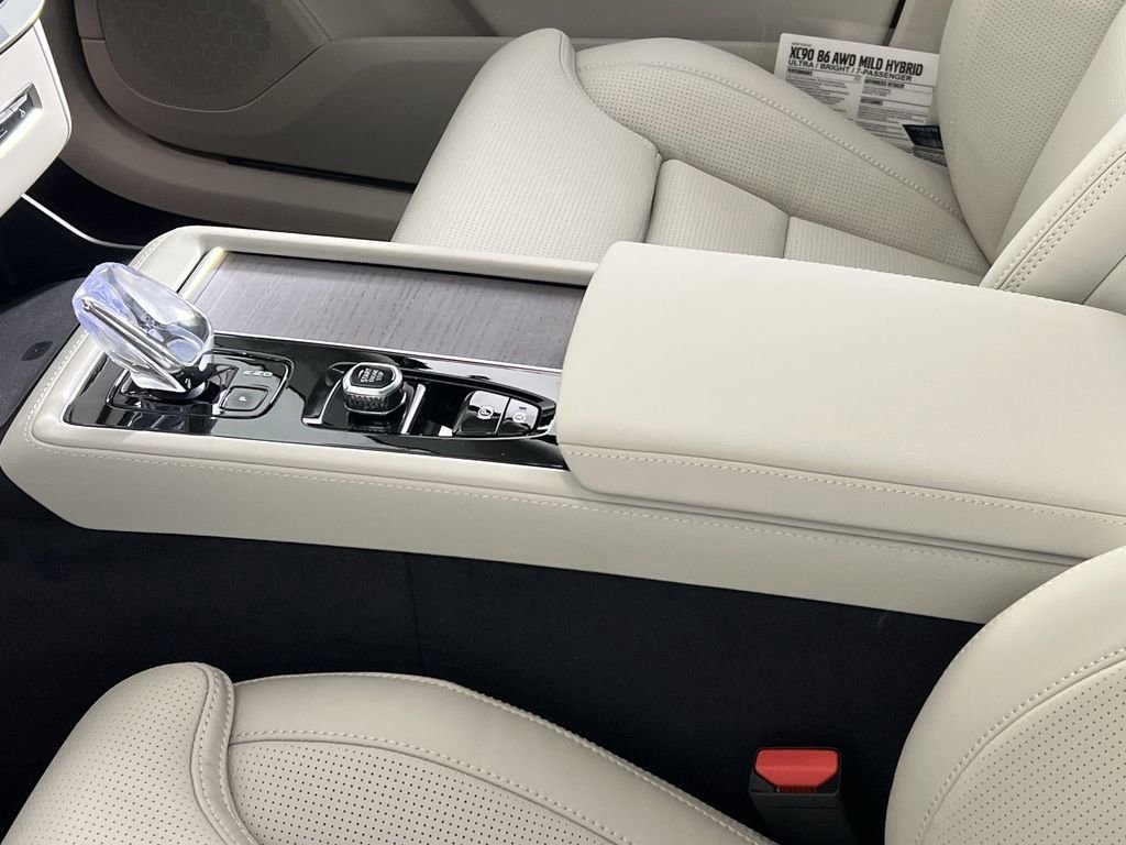 New 2026 Volvo XC90 B6 Ultra w/ Protection Package image 21