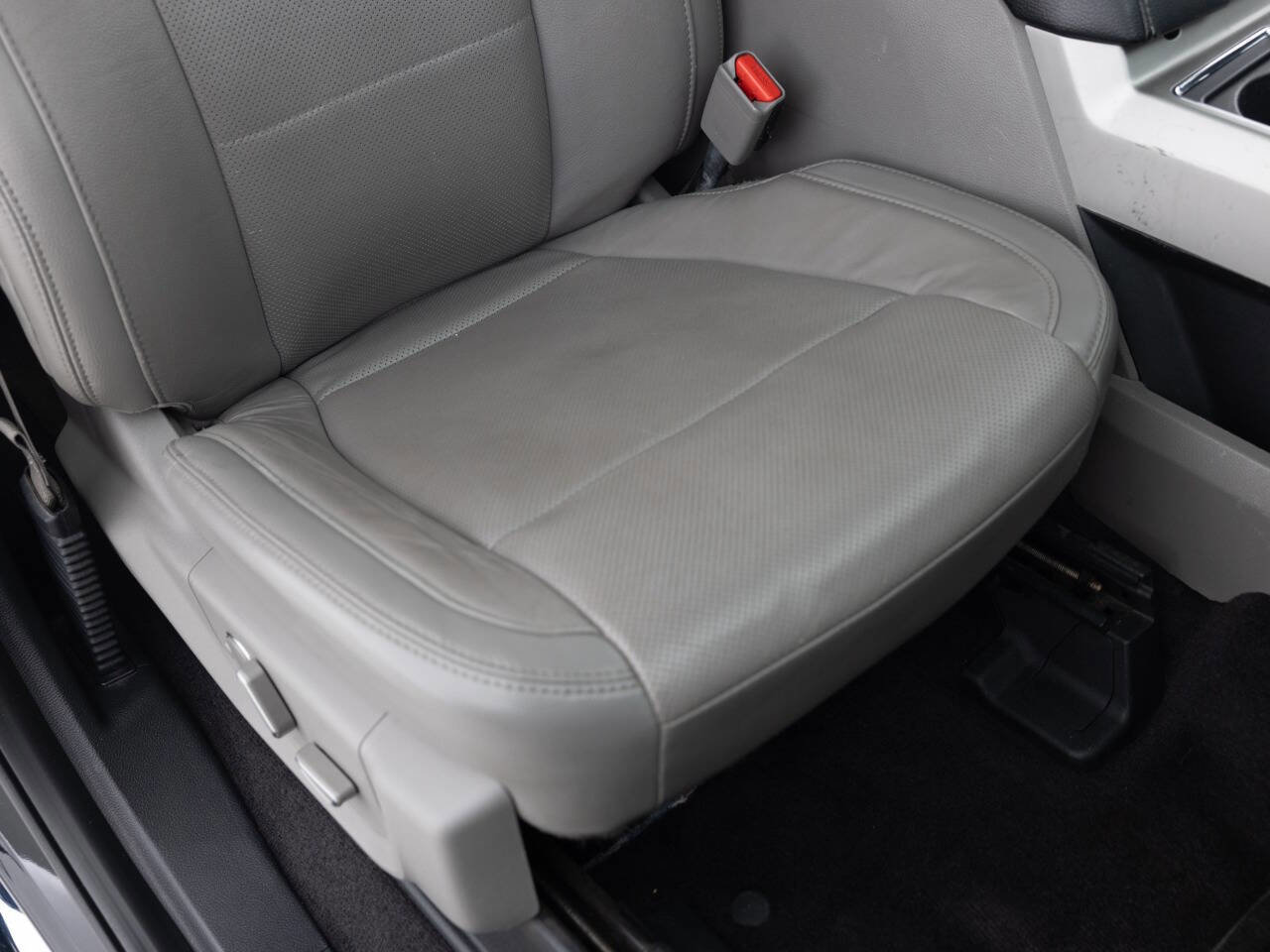 Used 2016 Ford F150 Lariat AWD/4WD image 29