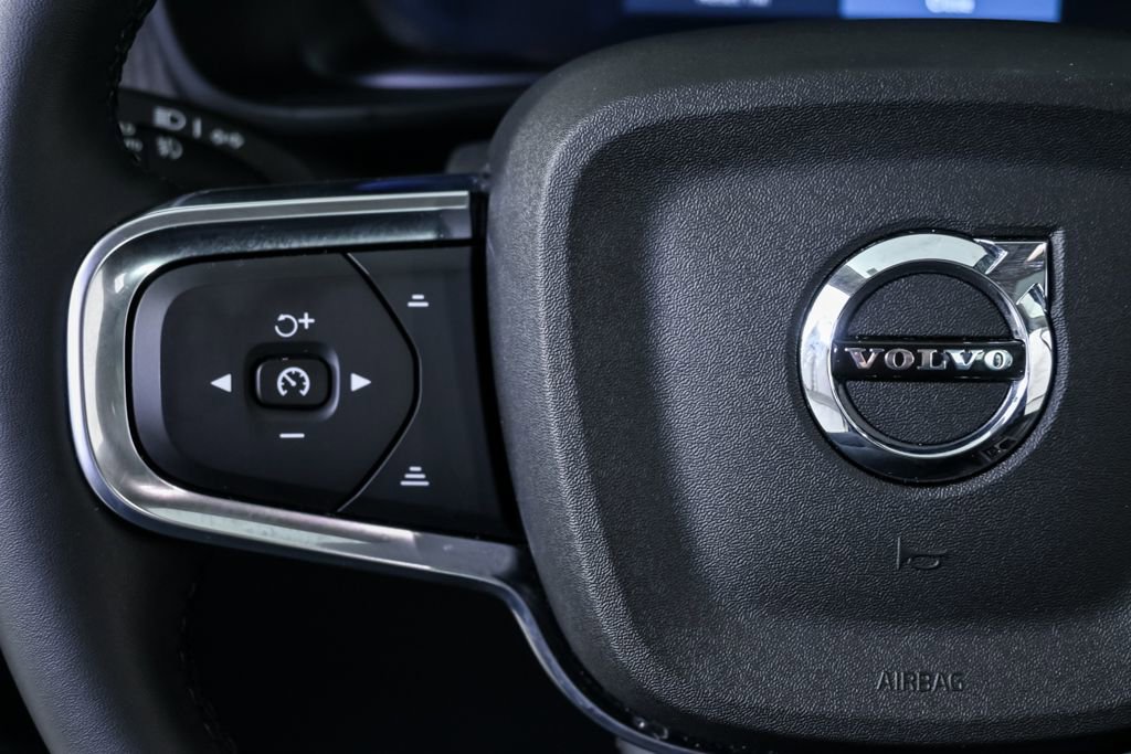Certified 2025 Volvo XC40 B5 Plus image 11